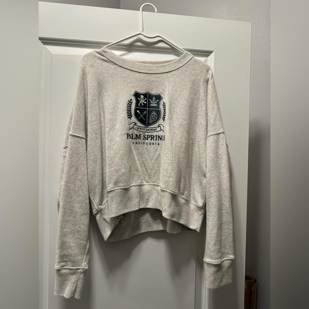 ABERCROMBIE AND FITCH CROP SWEATSHIRT